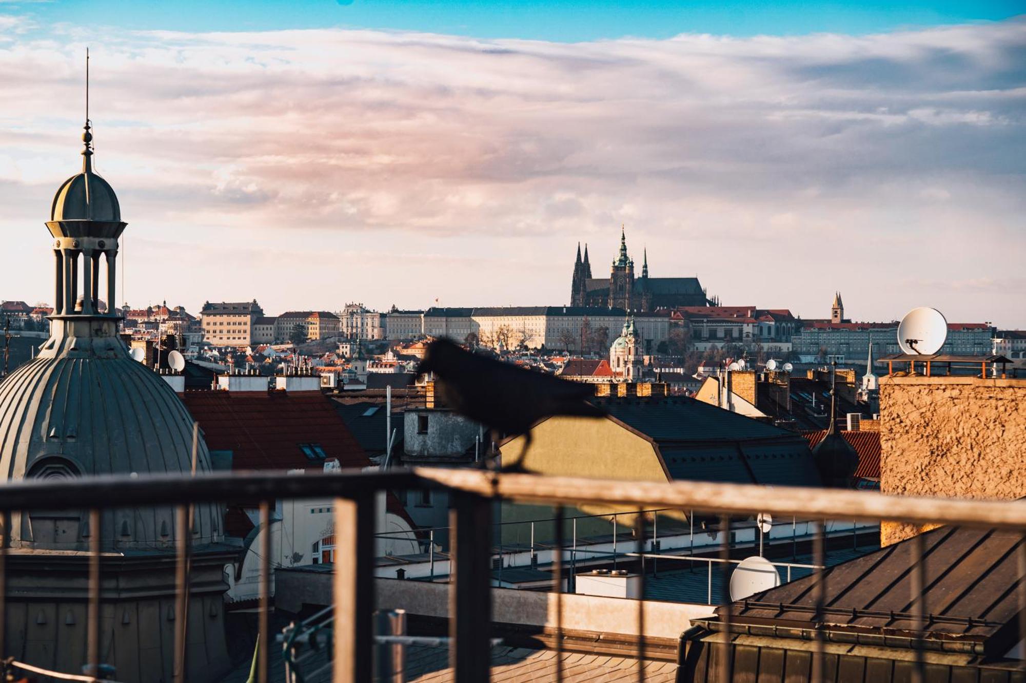Two-Level Apart With A Terrace Near The Vltava River Praha Bagian luar foto